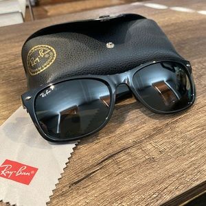 Gently used Men’s RayBan New Waferer Sunglasses
